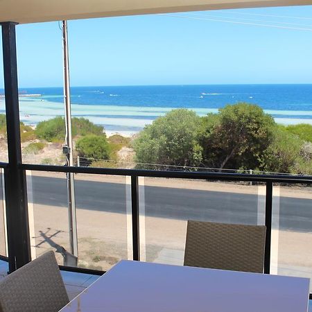 The Lighthouse - Beachfront Accommodation Port Hughes Room photo