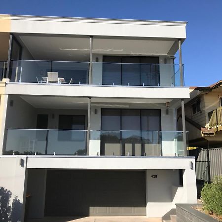 The Lighthouse - Beachfront Accommodation Port Hughes Exterior photo